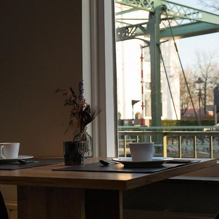 Yep! Slapen Bij De Sluis Bed & Breakfast Blokzijl Eksteriør bilde
