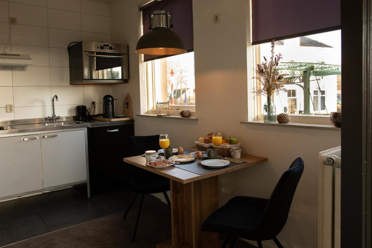 Yep! Slapen Bij De Sluis Bed & Breakfast Blokzijl Eksteriør bilde